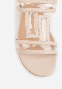 Born2be - Beżowe Klapki z Geometrycznymi Paskami Adriameda. Okazja: na co dzień. Kolor: beżowy. Wzór: geometria. Sezon: lato. Styl: casual, elegancki, wakacyjny #9