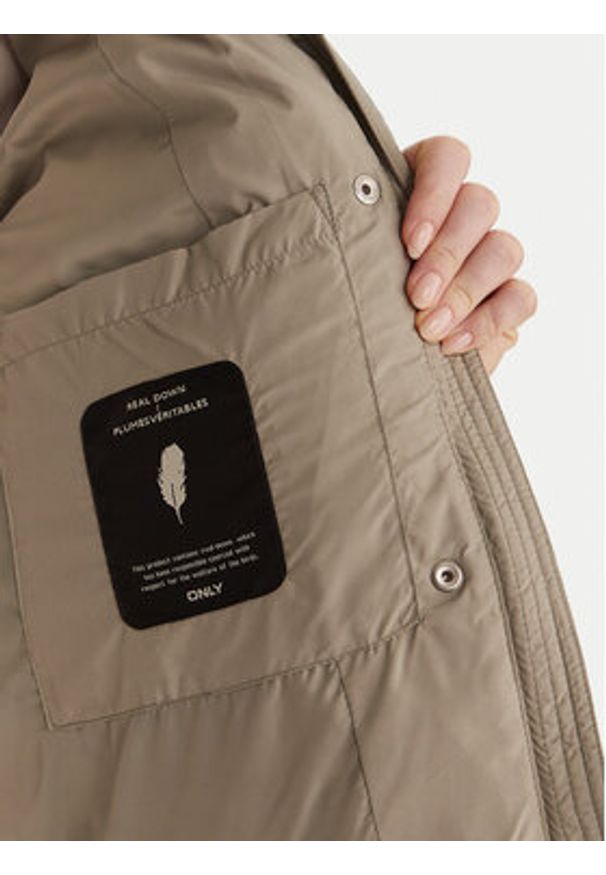 only - ONLY Kurtka puchowa Alice 15316455 Zielony Regular Fit. Kolor: zielony. Materiał: syntetyk