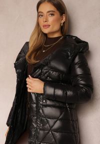 Renee - Czarna Kurtka za Kolano z Wiązanym Paskiem i Kapturem Feome. Okazja: na co dzień. Kolor: czarny. Materiał: tkanina. Styl: klasyczny, casual #3