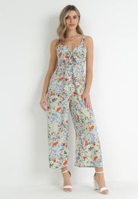 Born2be - Jasnozielony Kombinezon w Kwiaty z Ozdobnym Wiązaniem Freewild. Kolor: zielony. Długość rękawa: na ramiączkach. Wzór: kwiaty #1