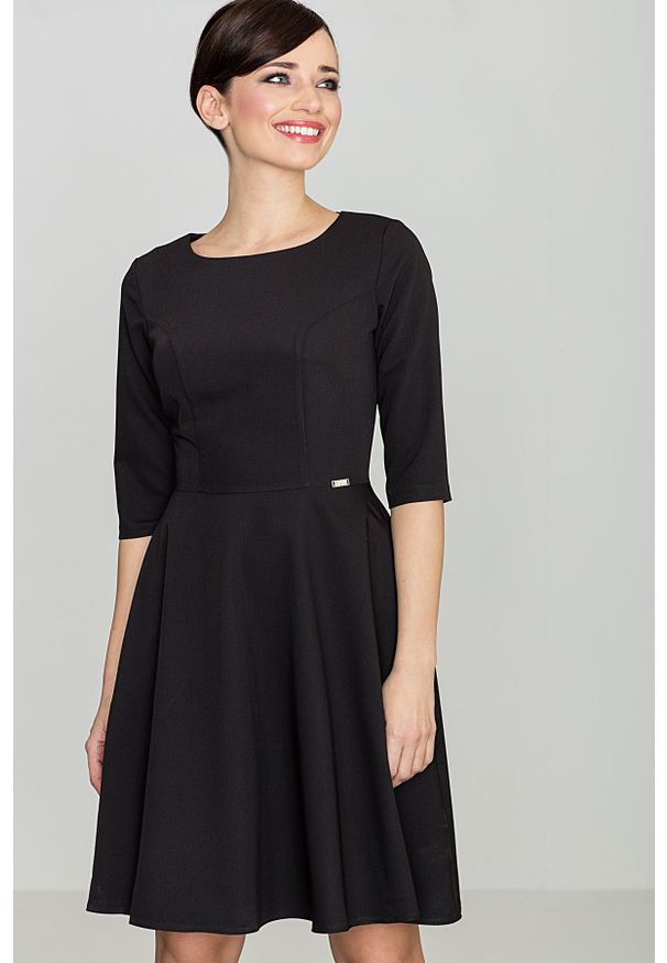 e-margeritka - Klasyczna sukienka przed kolano czarna - l. Kolor: czarny. Materiał: poliester, materiał, wiskoza. Typ sukienki: rozkloszowane. Styl: klasyczny