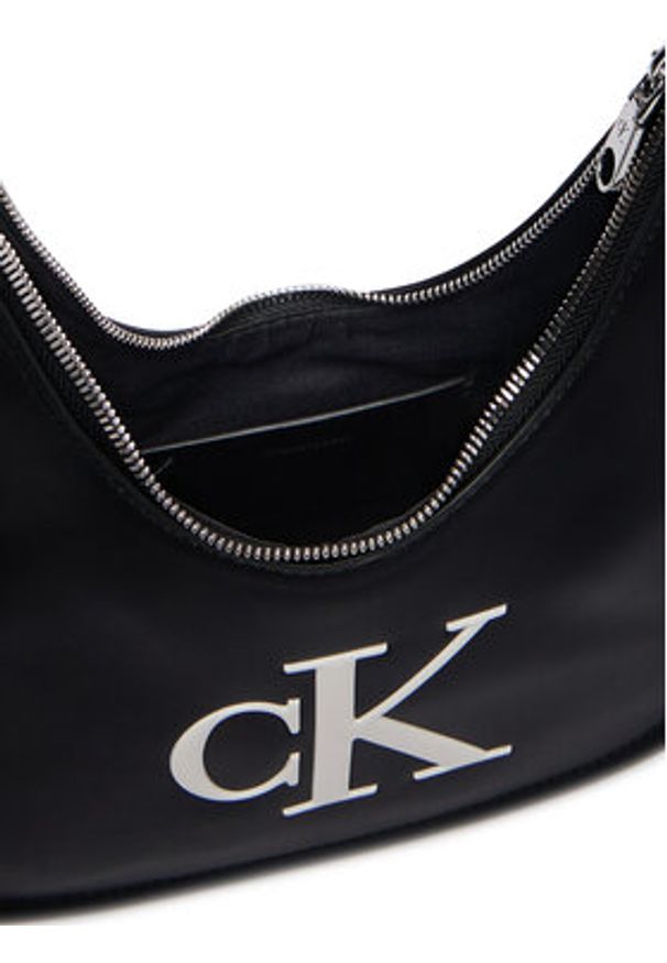 Calvin Klein Torebka Bold Ck Small Crescent LV04F3561G Czarny. Kolor: czarny. Materiał: skórzane