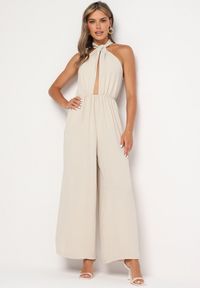 Born2be - Beżowy Kombinezon o Taliowanym Kroju Bez Rękawów Rivassina. Kolor: beżowy. Długość rękawa: bez rękawów. Długość: długie #1