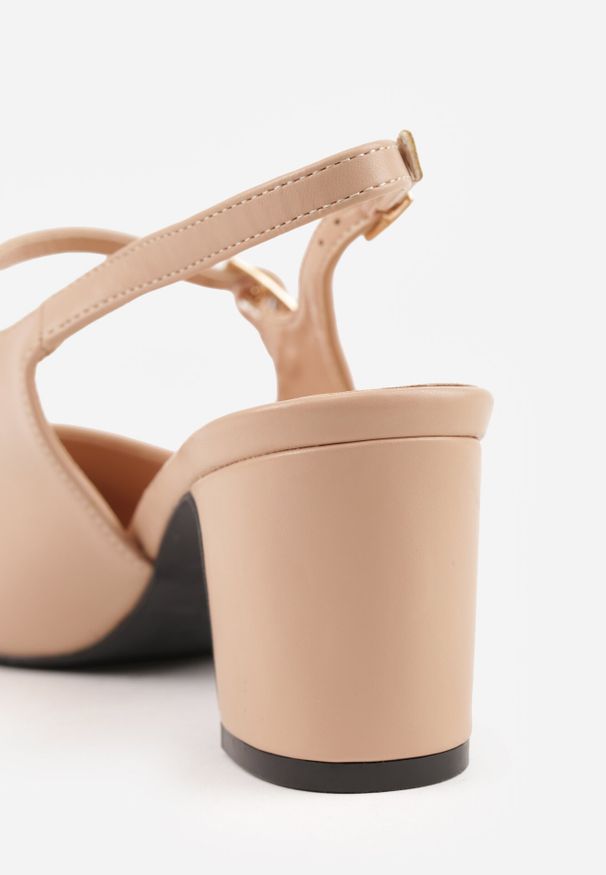 Born2be - Beżowe Sandały na Obcasie z Odkrytą Piętą i Ozdobnym Paskiem Divoria. Okazja: na co dzień. Zapięcie: pasek. Kolor: beżowy. Materiał: jeans. Obcas: na obcasie. Styl: casual, elegancki. Wysokość obcasa: średni