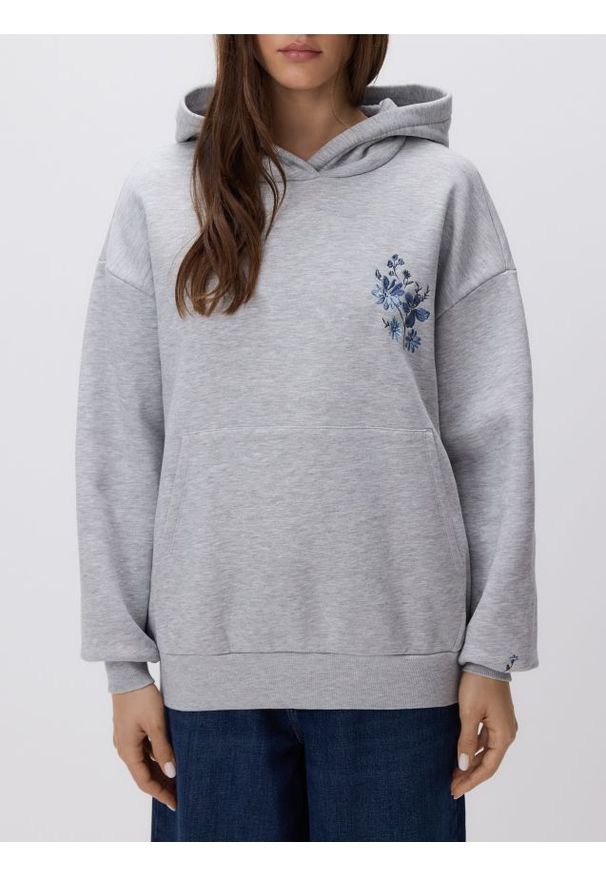 Reserved - Bluza z haftowanym wzorem - jasnoszary. Kolor: szary. Materiał: bawełna, dzianina. Wzór: haft