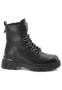 Czarne Botki Filippo Modne Buty Damskie. Okazja: na co dzień. Zapięcie: sznurówki. Kolor: czarny. Materiał: skóra. Wzór: aplikacja. Styl: casual, rockowy, klasyczny #3
