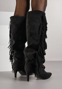 Born2be - Czarne Marszczone Kozaki z Imitacji Zamszu na Niskiej Szpilce z Frędzlami Linonra. Okazja: na randkę. Zapięcie: bez zapięcia. Kolor: czarny. Materiał: zamsz. Wzór: aplikacja. Sezon: zima, jesień. Styl: klasyczny, elegancki #5