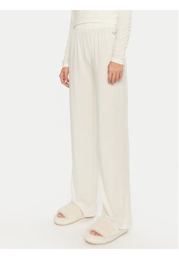 Emporio Armani Underwear Piżama 164790 4F224 92810 Écru Regular Fit. Materiał: lyocell