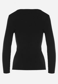 Born2be - Czarny Dopasowany Sweter z Prążkowanej Dzianiny z Bawełną z Dekoltem w Serek Tesma. Okazja: na co dzień. Typ kołnierza: dekolt w serek. Kolor: czarny. Materiał: prążkowany, bawełna, dzianina. Długość rękawa: długi rękaw. Długość: długie. Styl: casual, elegancki #3