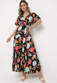 Born2be - Czarno-Niebieska Sukienka Maxi z Gumką w Talii z Szerokimi Rękawami i Kwiatowym Printem Nodriala. Okazja: na imprezę. Kolor: czarny. Wzór: nadruk, kwiaty. Sezon: lato. Długość: maxi #2