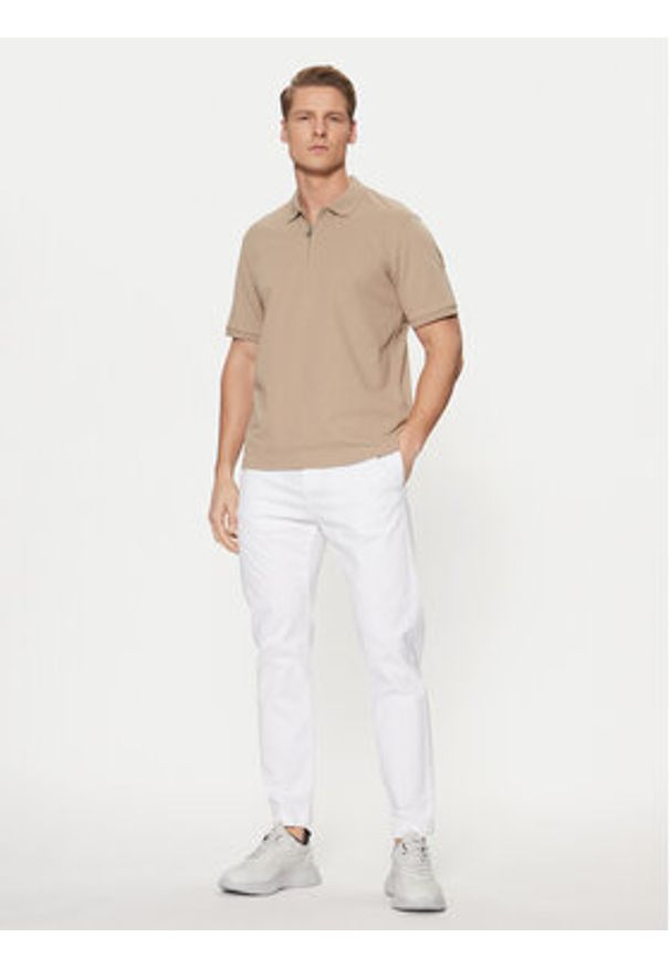 Hugo - HUGO Chinosy 50530886 Biały Slim Fit. Kolor: biały. Materiał: bawełna