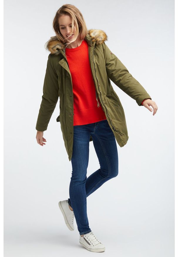 Mustang - DAMSKA KURTKA ZIMOWA MUSTANG PARKA IVY GREEN 1006132 6421. Materiał: futro. Sezon: zima