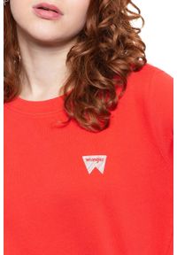 Wrangler - BLUZA WRANGLER CREW SWEAT BITTERSWEET RED W6Z1HAXBO. Styl: klasyczny #2