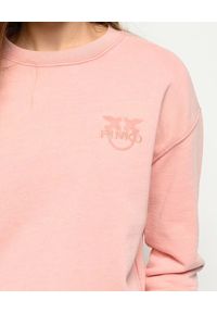 Pinko - PINKO - Różowa bluza z logo Sano. Okazja: na co dzień. Typ kołnierza: bez kaptura. Kolor: różowy, wielokolorowy, fioletowy. Materiał: dresówka, bawełna. Wzór: haft, aplikacja. Styl: klasyczny, casual, sportowy #7