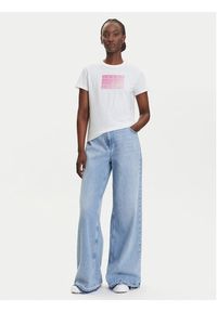 Tommy Jeans T-Shirt Gradient Flag DW0DW20905 Biały Regular Fit. Kolor: biały. Materiał: bawełna. Wzór: gradientowy