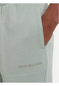 TOMMY HILFIGER - Tommy Hilfiger Szorty sportowe Essential UM0UM03914 Zielony jasny Regular Fit. Kolor: zielony. Materiał: bawełna. Styl: sportowy #2