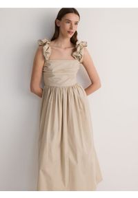 Reserved - Bawełniana sukienka midi z marszczeniami - beżowy. Kolor: beżowy. Materiał: bawełna. Długość: midi
