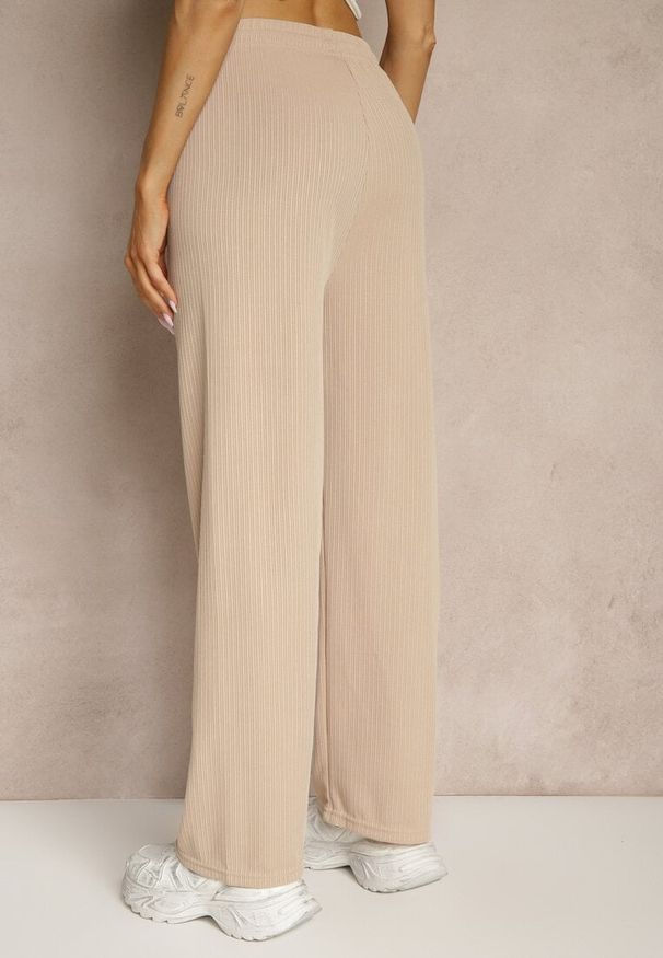 Renee - Beżowe Spodnie o Szerokim Kroju High Waist Savianne. Okazja: na co dzień. Stan: podwyższony. Kolor: beżowy. Sezon: wiosna. Styl: casual