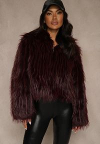 Renee - Bordowa Kurtka Futerko z Kapturem i Zapięciem na Suwak Zetora. Okazja: na co dzień. Typ kołnierza: kaptur. Kolor: czerwony. Materiał: futro. Wzór: gładki. Styl: casual, street #5