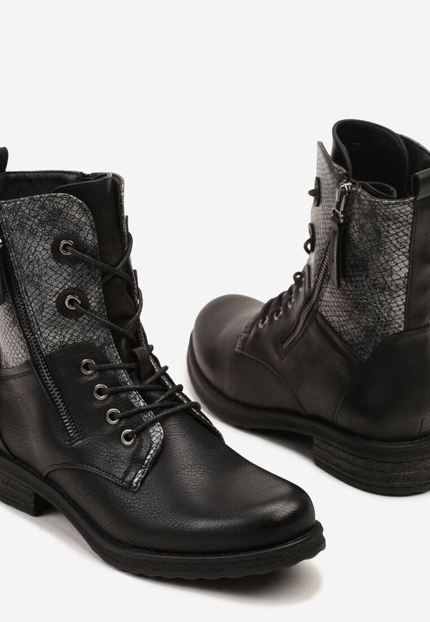 Renee - Czarne Botki w Stylu Workerów z Ozdobnym Suwakiem i Wężową Wstawką Vemalora. Okazja: na co dzień. Kolor: czarny. Materiał: jeans, skóra. Styl: klasyczny, casual, elegancki