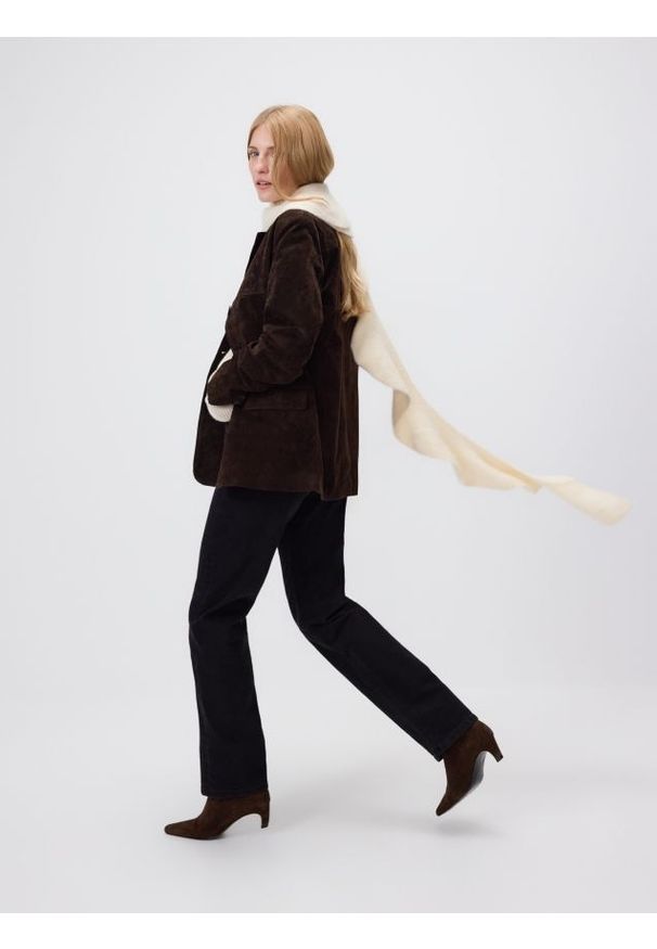 Reserved - Jeansy straight leg - czarny. Kolor: czarny