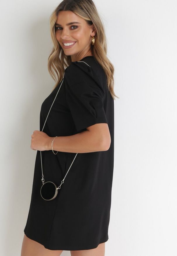 Born2be - Czarna Sukienka Pudełkowa z Saszetką Jalela. Kolor: czarny. Typ sukienki: oversize