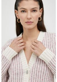 Bruuns Bazaar kardigan z domieszką wełny Nolana Hanara. Okazja: na co dzień. Materiał: wełna. Długość rękawa: długi rękaw. Długość: długie. Wzór: ze splotem. Styl: casual #4