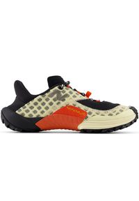 Buty damskie New Balance Minimus Trail WTM10LH1 – beżowe. Zapięcie: sznurówki. Kolor: beżowy. Materiał: materiał, syntetyk, guma. Szerokość cholewki: normalna. Sport: fitness, bieganie