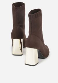 Renee - Brązowe Skarpetkowe Botki VICES na Słupku w Eleganckim Stylu Rarana. Zapięcie: bez zapięcia. Kolor: brązowy. Materiał: skóra. Obcas: na słupku. Styl: elegancki. Wysokość obcasa: średni