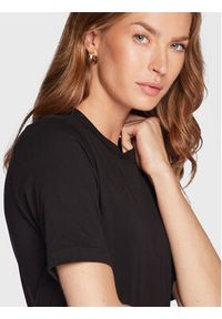 Gina Tricot T-Shirt Basic 17937 Czarny Regular Fit. Kolor: czarny. Materiał: bawełna #4