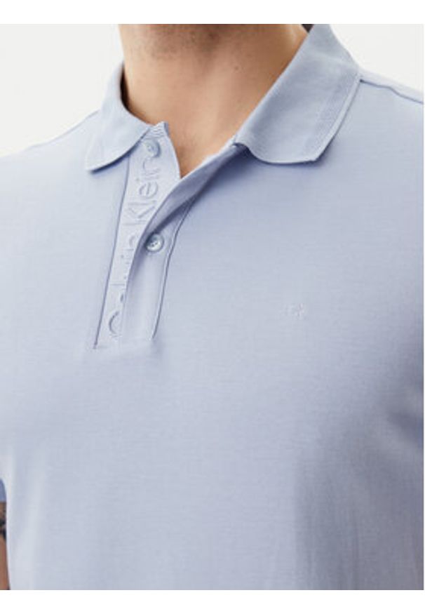 Calvin Klein Polo K10K114135 Błękitny Regular Fit. Typ kołnierza: polo. Kolor: niebieski. Materiał: bawełna