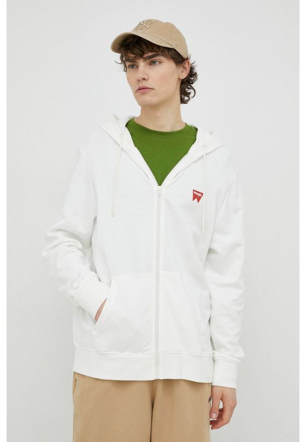 Wrangler bluza bawełniana męska kolor biały z kapturem z nadrukiem. Typ kołnierza: kaptur. Kolor: biały. Materiał: bawełna. Wzór: nadruk