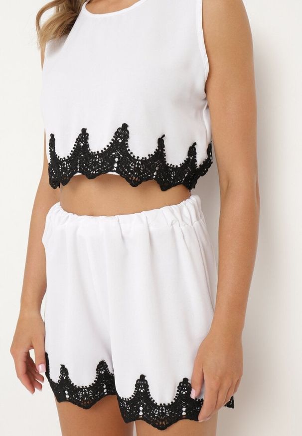 Born2be - Biały Komplet 2-Częściowy Wykończony Koronką Top na Ramiączkach Szorty z Wysokim Stanem Giloa. Kolor: biały. Materiał: koronka. Wzór: koronka