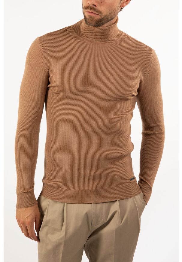 Takeshy Kurosawa Sweter | 83058 | Dolcevita Costina Lana | Mężczyzna | Brązowy. Typ kołnierza: golf. Kolor: brązowy. Materiał: wełna, wiskoza, poliamid, kaszmir. Wzór: ze splotem, aplikacja