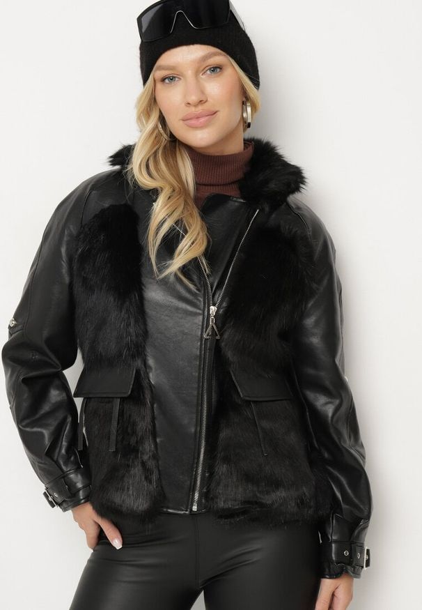 Born2be - Czarna Kurtka z Imitacji Skóry Ozdobiona Futerkiem Coumballe. Kolor: czarny. Materiał: skóra, futro. Wzór: aplikacja