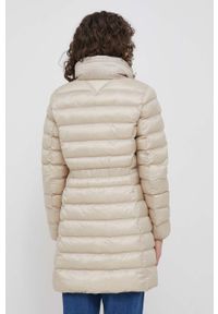 TOMMY HILFIGER - Tommy Hilfiger kurtka damska kolor beżowy przejściowa. Typ kołnierza: kaptur. Kolor: beżowy. Materiał: poliester #6