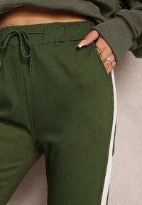 Renee - Zielone Spodnie Dresowe z Gumką w Pasie i Lampasami Garge. Kolor: zielony. Materiał: dresówka. Styl: elegancki #4