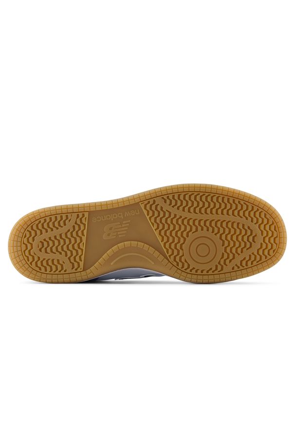 Buty unisex New Balance BB480LXB – białe. Okazja: na co dzień. Kolor: biały. Materiał: dresówka, materiał, syntetyk. Szerokość cholewki: normalna. Sport: turystyka piesza