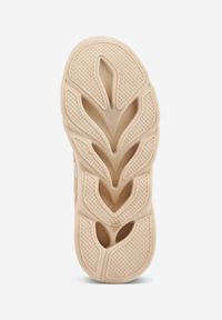 Born2be - Ciemnobeżowe Siateczkowe Buty Sportowe Sneakersy na Grubej Tłoczonej Podeszwie Telarienna. Okazja: na co dzień. Zapięcie: sznurówki. Kolor: beżowy. Materiał: jeans. Obcas: na platformie #8