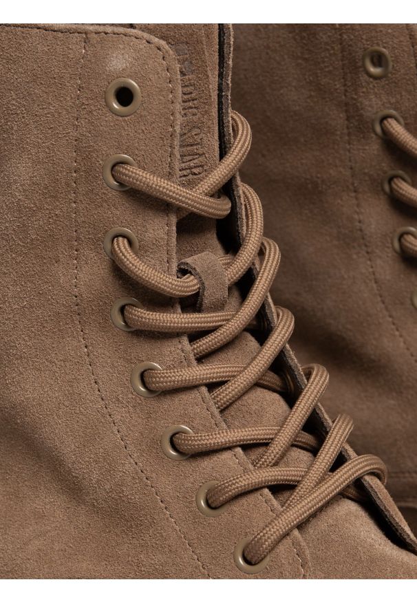 Big-Star - Trapery damskie ze skóry naturalnej zamszowej brązowe OO274A188 803. Okazja: na spacer. Nosek buta: okrągły. Kolor: brązowy. Materiał: zamsz, skóra. Styl: klasyczny