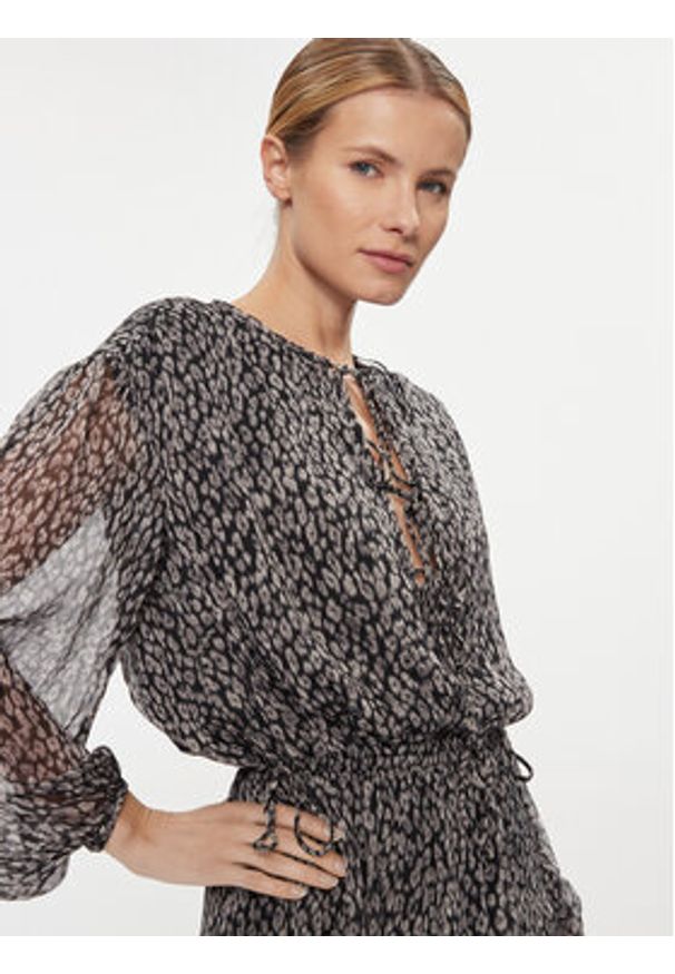 Pepe Jeans Sukienka codzienna Alicia PL953436 Czarny Regular Fit. Okazja: na co dzień. Kolor: czarny. Materiał: syntetyk. Typ sukienki: proste. Styl: casual