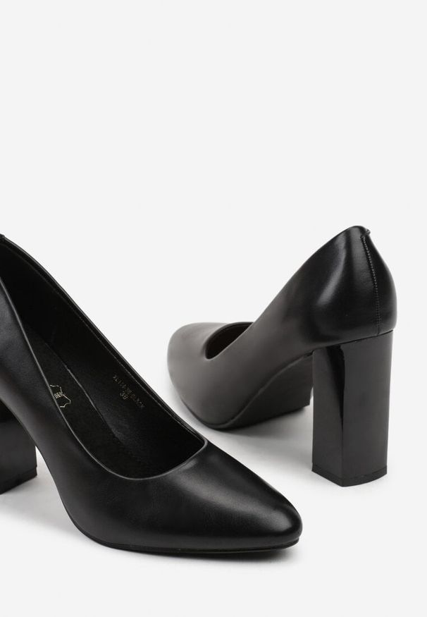 Renee - Czarne Czółenka Vices na Słupku Klocku ze Skórzaną Wkładką Esmela. Okazja: na spotkanie biznesowe, do pracy. Kolor: czarny. Materiał: skóra. Obcas: na słupku. Styl: klasyczny, biznesowy, street