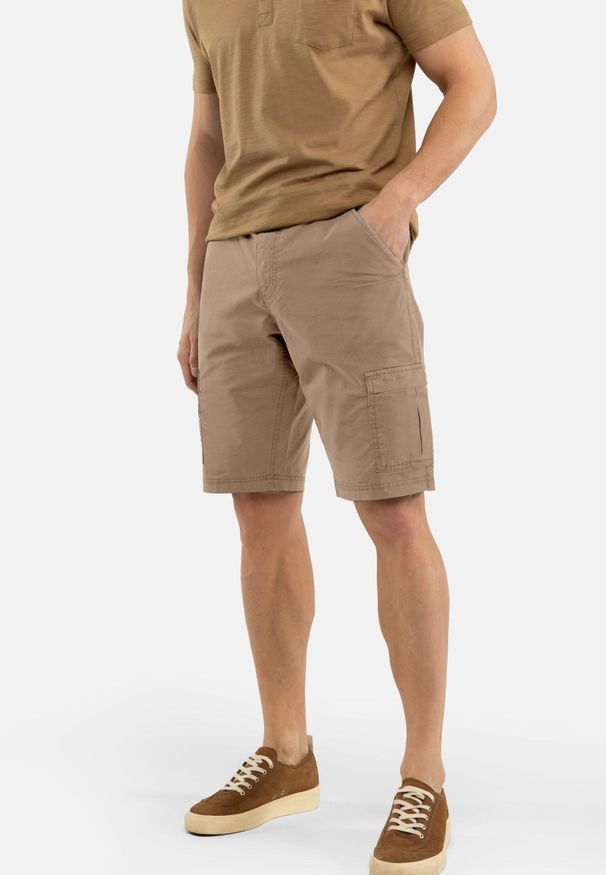 Volcano - Szorty, bojówki, Comfort Fit, P-THOR. Kolekcja: plus size. Kolor: beżowy. Materiał: elastan, materiał. Wzór: aplikacja