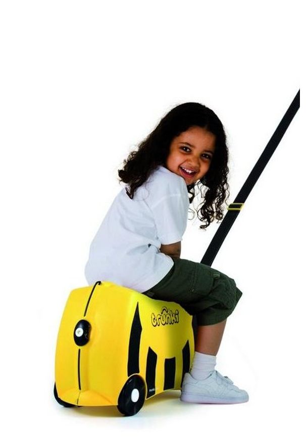Trunki Pszczółka Bernard. Materiał: guma. Styl: wakacyjny, młodzieżowy
