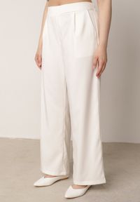 Born2be - Biały Komplet Garniturowy z Bawełną Kamizelka i Szerokie Spodnie Sererissa. Kolor: biały. Materiał: bawełna #6