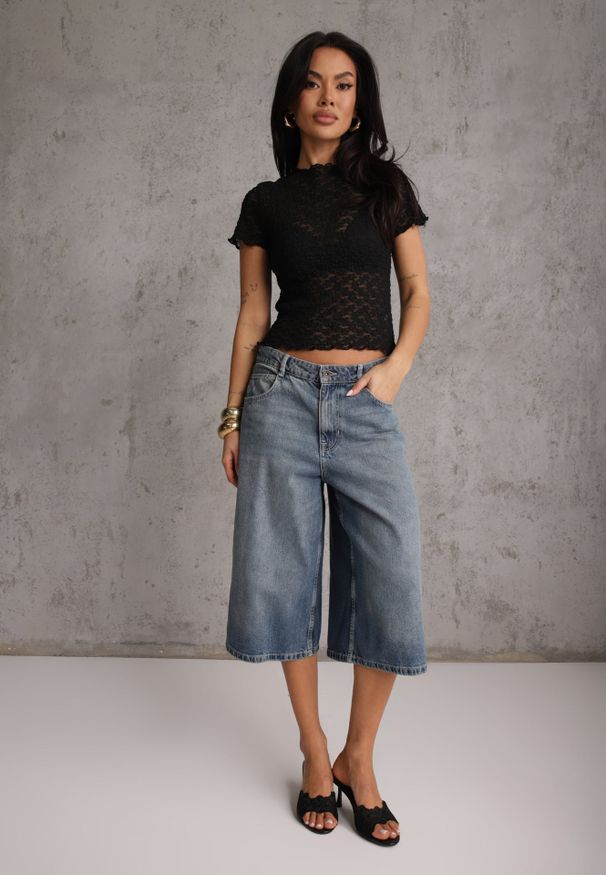 Renee - Czarna Dopasowana Bluzka z Koronki z Krótkim Rękawem Britune. Okazja: na co dzień. Kolor: czarny. Materiał: koronka. Długość rękawa: krótki rękaw. Długość: krótkie. Wzór: koronka. Sezon: lato. Styl: casual