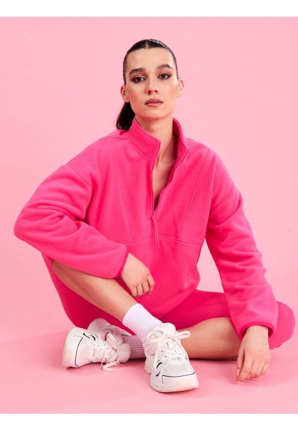 Sinsay - Polarowa bluza half-zip ze stójką i ściągaczami Gym Hard - różowy. Typ kołnierza: kołnierzyk stójkowy. Kolor: różowy. Materiał: polar