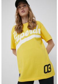 Superdry t-shirt bawełniany kolor żółty. Kolor: żółty. Materiał: bawełna. Wzór: nadruk