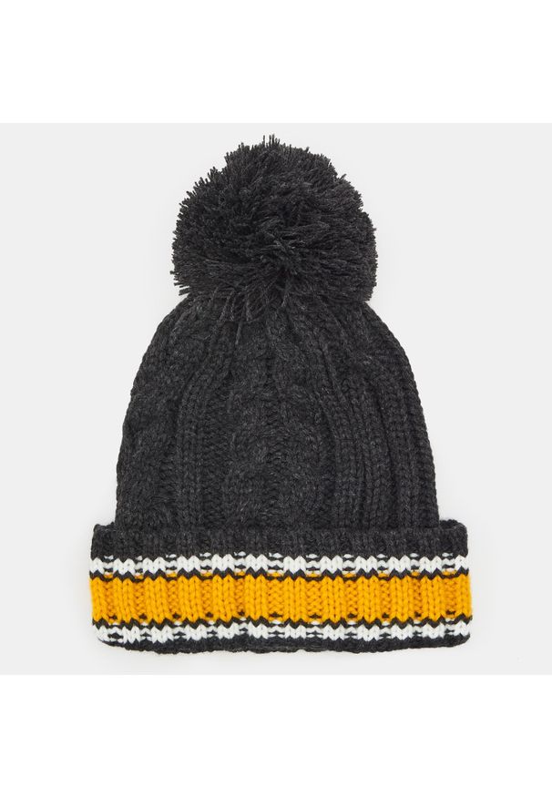 Sinsay - Zimowa czapka z pomponem - Szary. Kolor: szary. Sezon: zima
