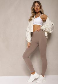 Renee - Ciemnobeżowe Legginsy z Gumką w Talii z Długimi Nogawkami Caleta. Okazja: na co dzień. Kolor: beżowy. Długość: długie. Styl: klasyczny, casual #4
